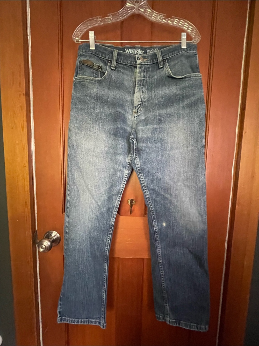 Wrangler Men’s Faded Blue Relaxed Fit Jeans 32x30